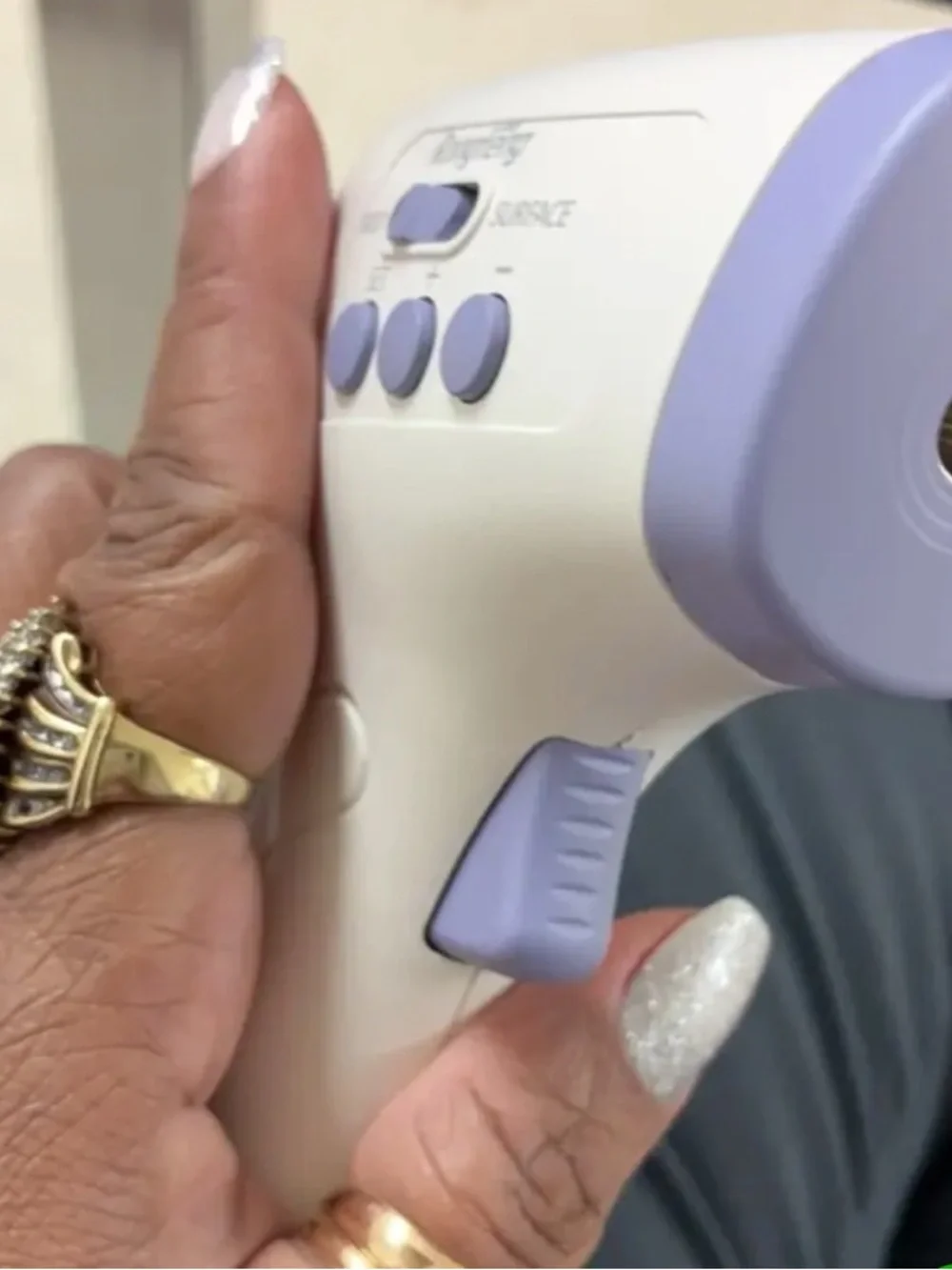 Non-Contact Forehead Thermometer Feature Graphic - Purple & White